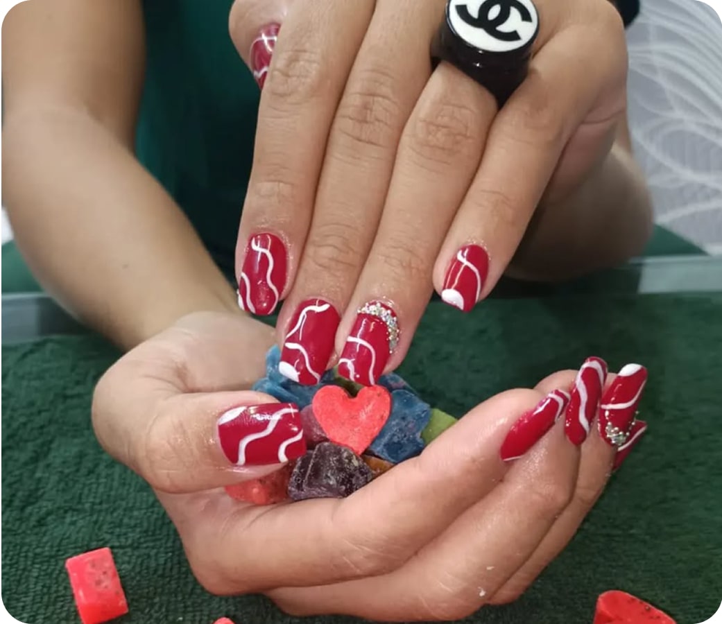 Uñas acrílicas con diseño